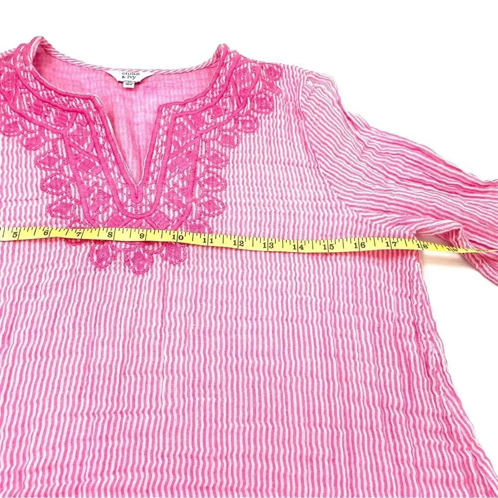 Crown & Ivy Pink Seersucker Embroidered Top XS - Picture 7 of 8